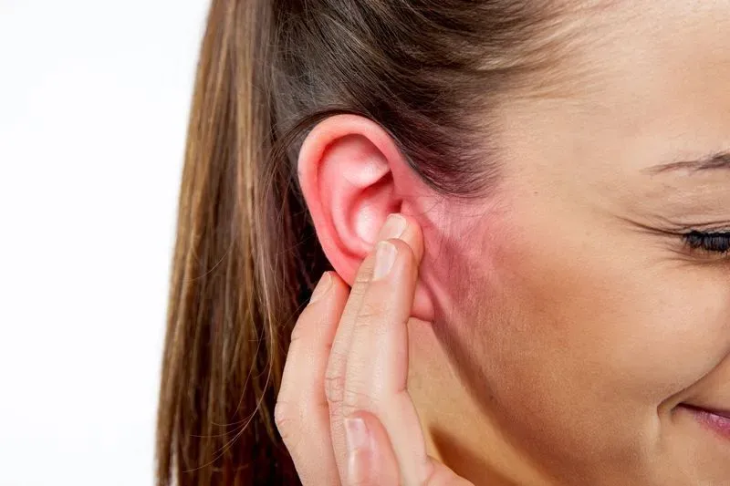 Отит уха у взрослых симптомы