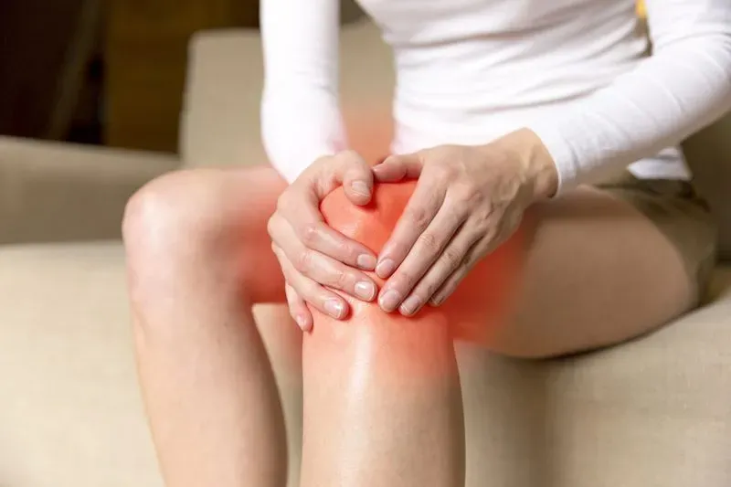 Лечение болей в коленях